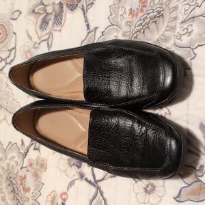 Naturalizer Nominate N5 9M black loafer cushioned rubber sole comfy black shoes